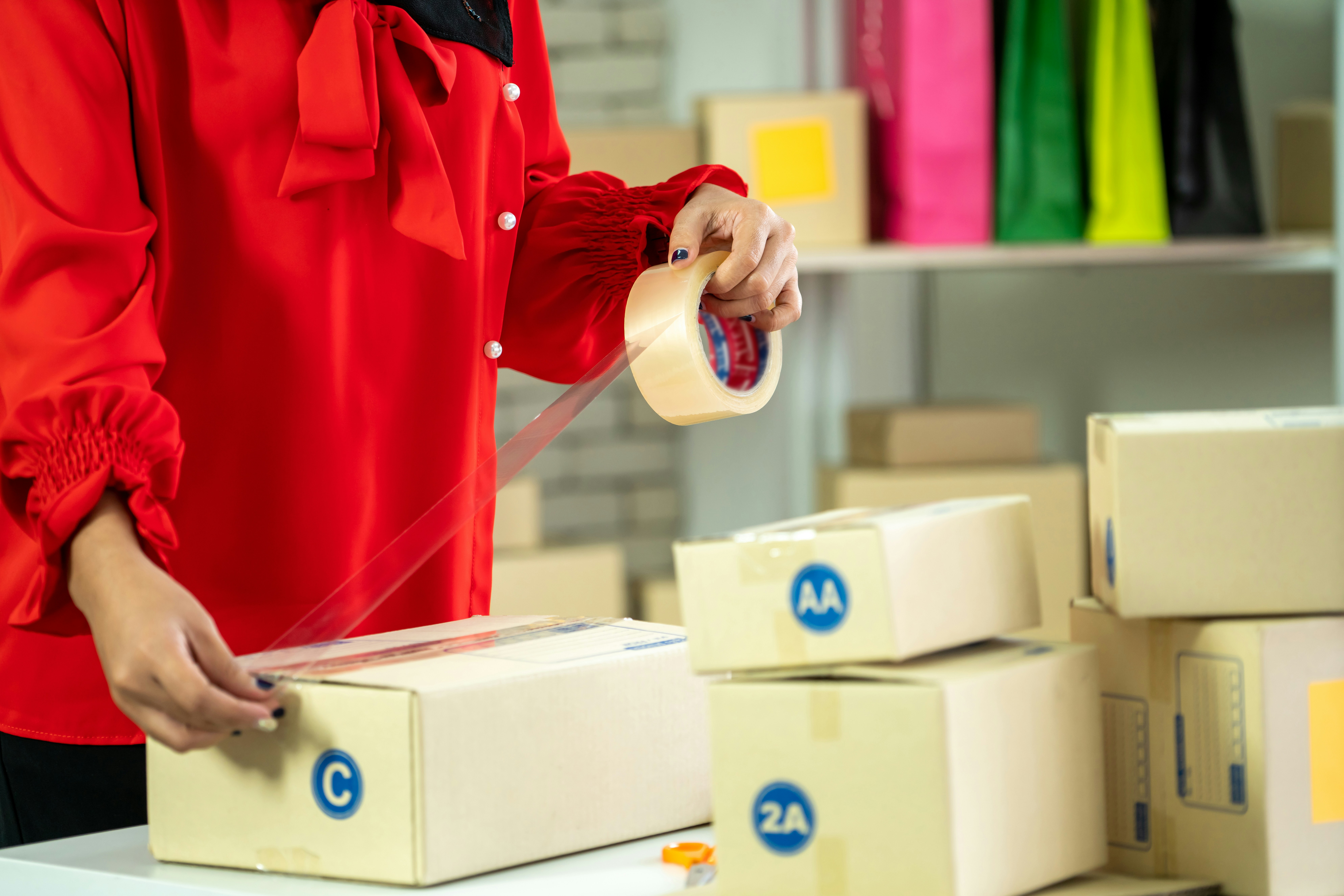 What is De Minimis? A Simple Guide for Businesses